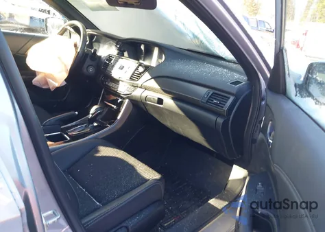 2017 Honda Accord Sport z USA, uszkodzony, nr VIN 1HGCR2F56HA231980